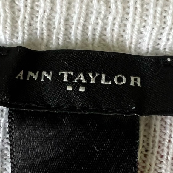 Ann Taylor Women’s Off White/Winter White/Cream Sweater with button accents - Picture 4 of 4